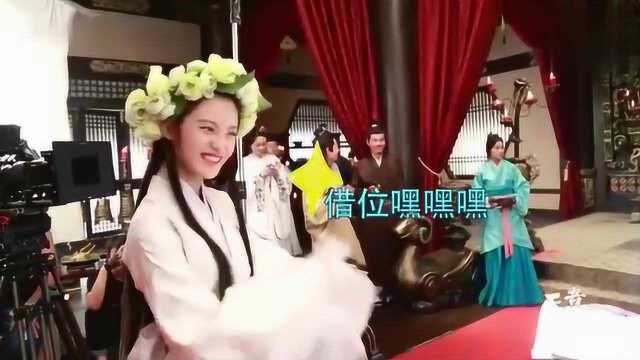 《天意》幕后花絮:孙珍妮李雨轩浪漫吻戏 原来竟是借位