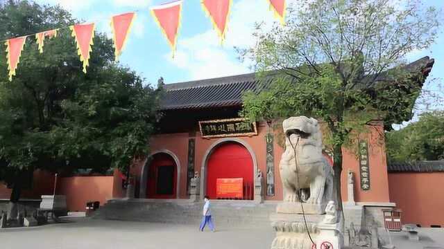 蓝天白云 红墙碧瓦 4A景区焦作太行圆融寺 虽无门票 秋景美翻