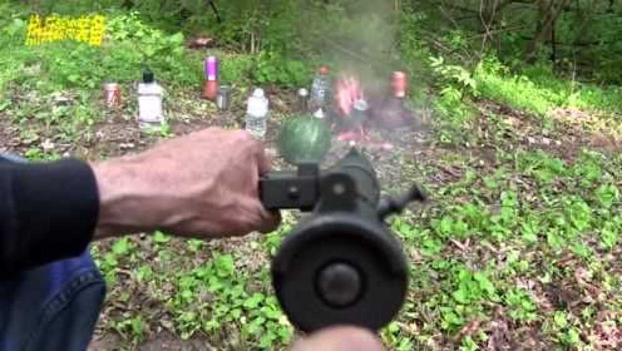 最简单的枪射击最简单的饮料瓶,有意思!_腾讯视频