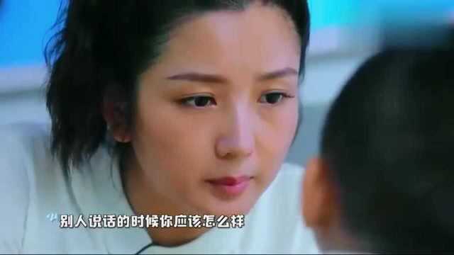 “虎妈”何洁大谈育儿经,对儿子立家规,犯错就打手板心!