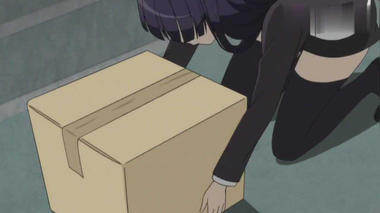 双炽男友力十足,凛凛蝶搬不动箱子,他轻易地搬起来了!