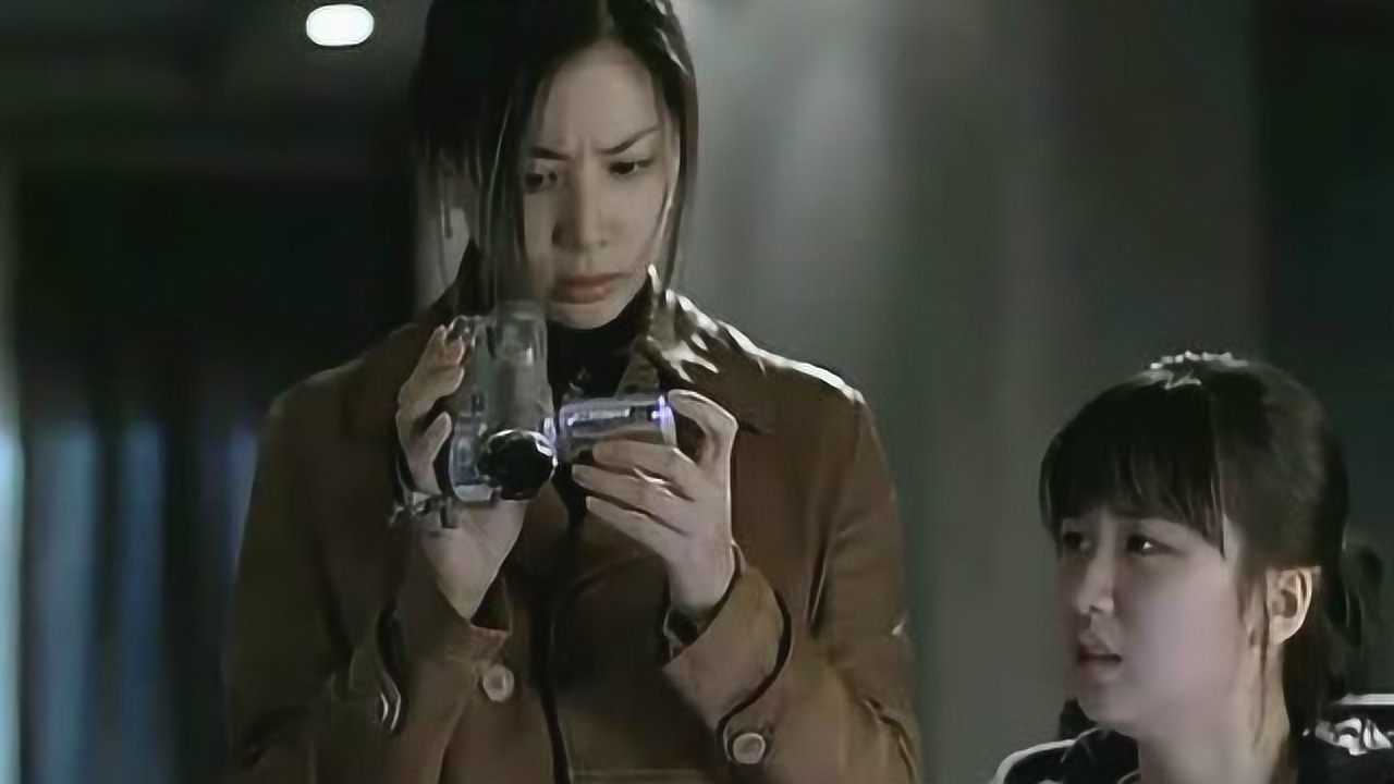 韩国恐怖电影dv居然真能拍到鬼美女看监控被突然出现的鬼吓坏