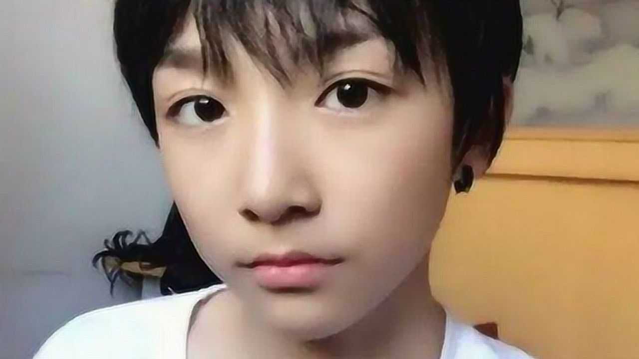 艾比遭网友逼问你是男生吗他的回答让人心疼我们欠他一个道歉