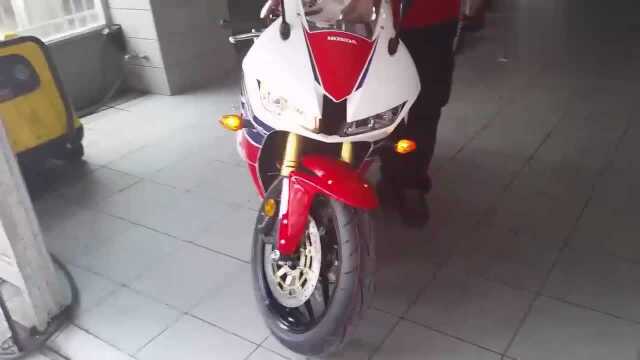 实拍全新本田CBR600RR