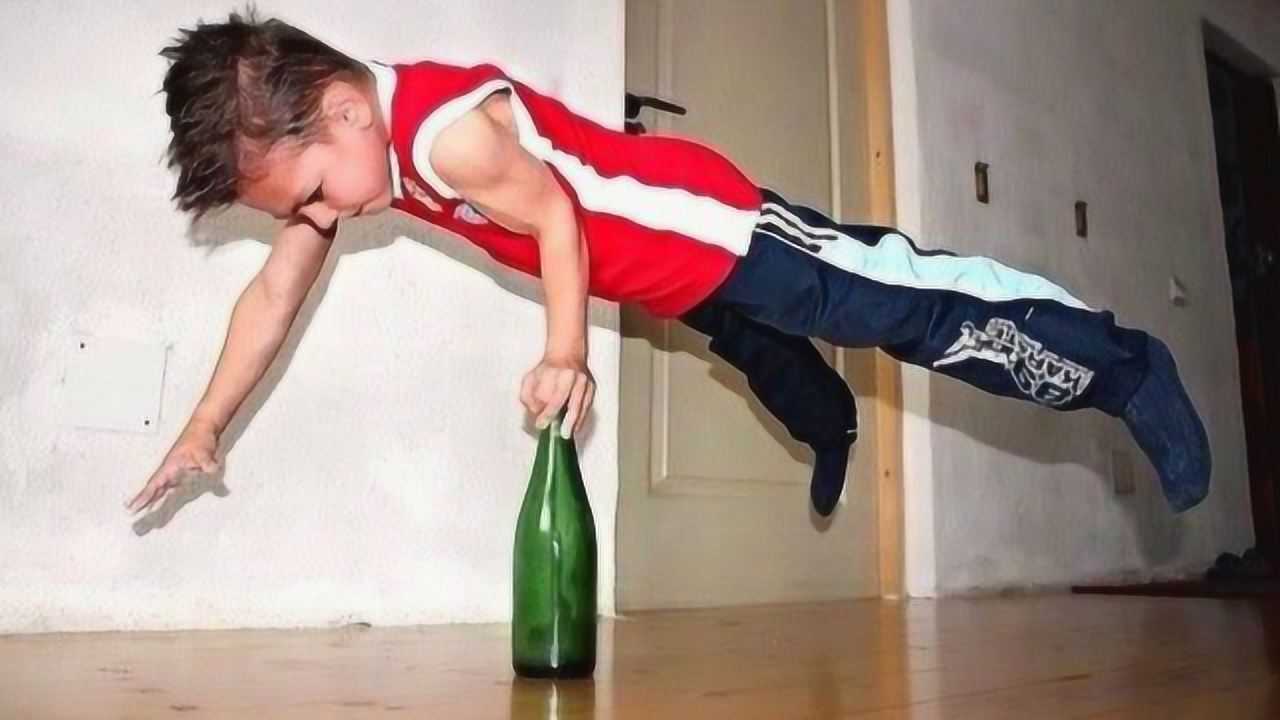 小男孩2岁开始健身,12岁便练就一身肌肉!网友:惹不起