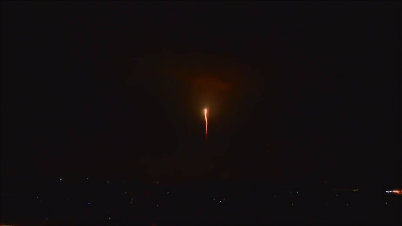 这个烟花叫满天星,一点都不夸张,真是太漂亮了!_高清1080P在线观看平台_腾讯视频