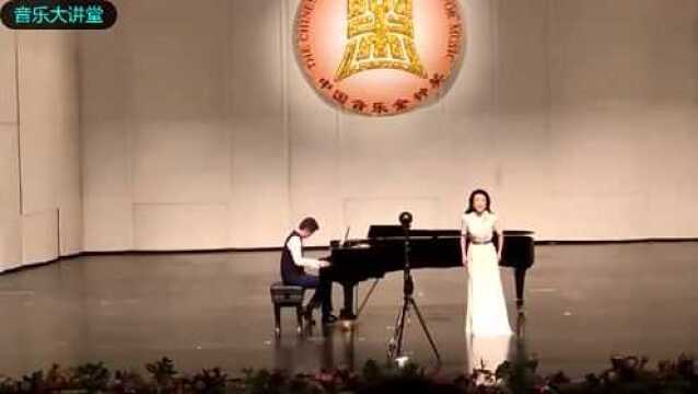 四川音乐学院青年教师张宇演唱莫尼山!人美歌甜!