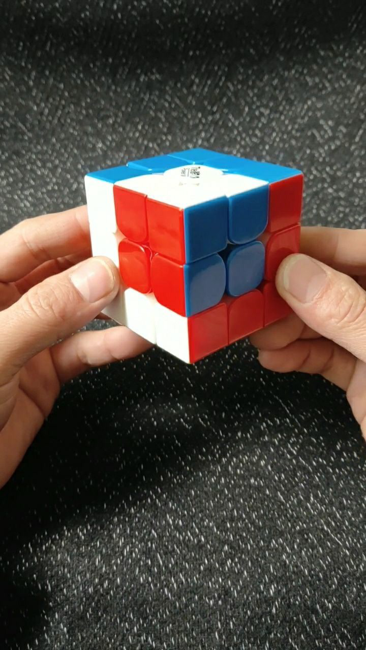 三阶魔方最经典的花式,魔中魔.希望大家喜欢.
