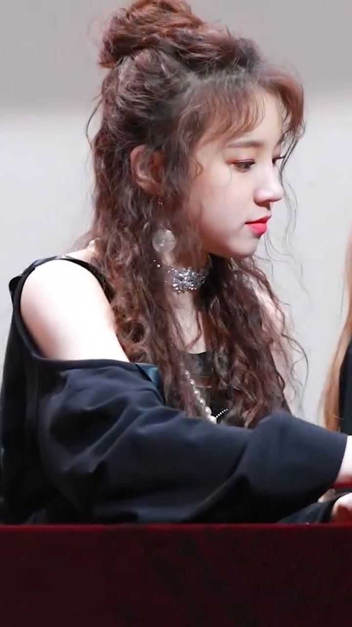 宋雨琦侧脸小仙女