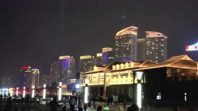 烟台滨海路美丽的夜景