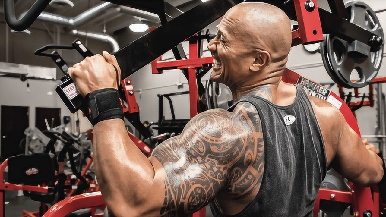 摔跤手巨石强森从好人变成傲慢无礼开始走向人生巅峰