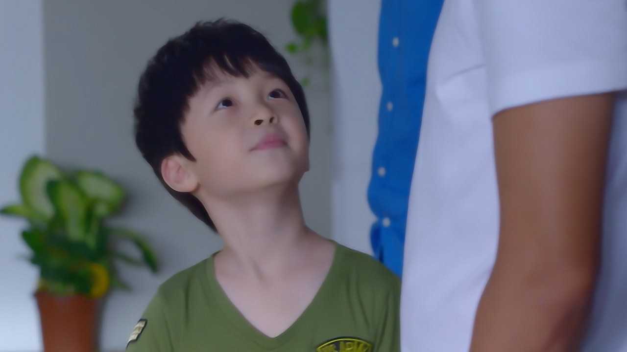 淘气爷孙嘉乐同意让王父留下但是得先把烟戒掉