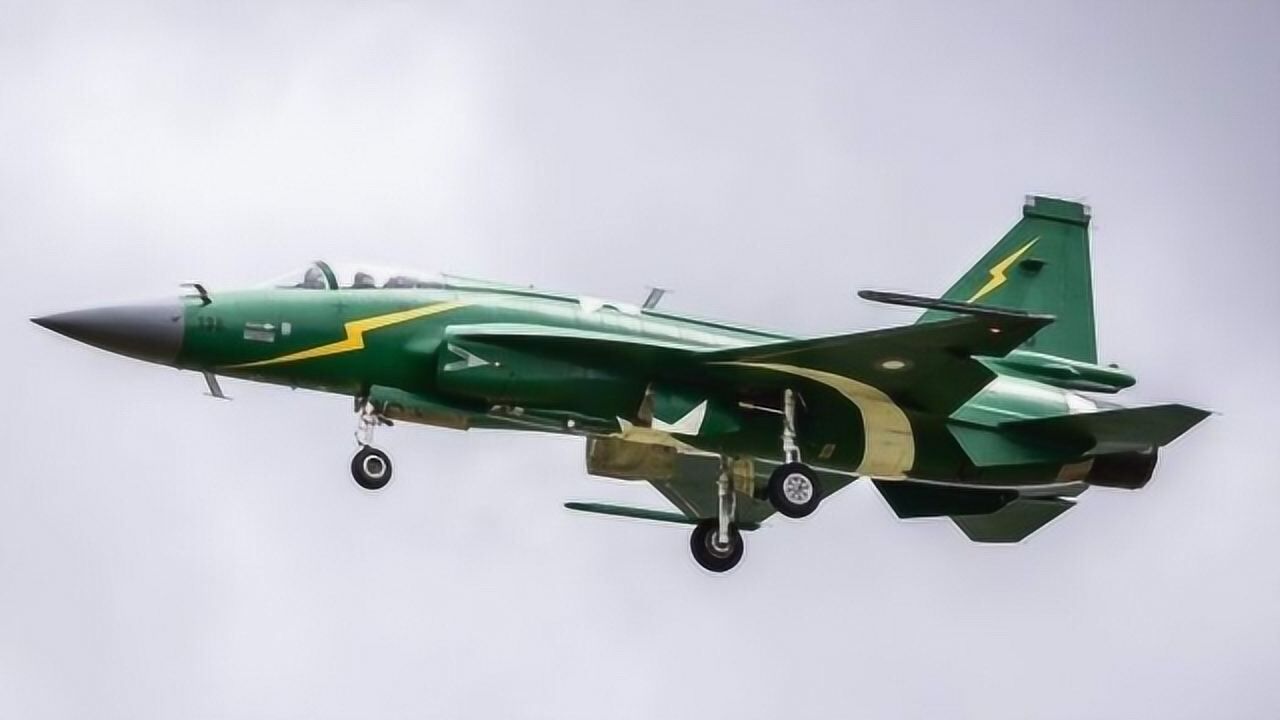 绿色枭龙完整视频!巴黎航展jf17战机飞行表演