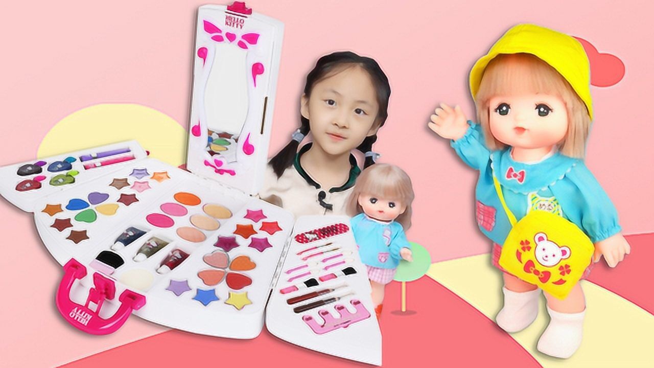 hellokitty凯蒂猫手提化妆箱咪露娃娃化妆新体验