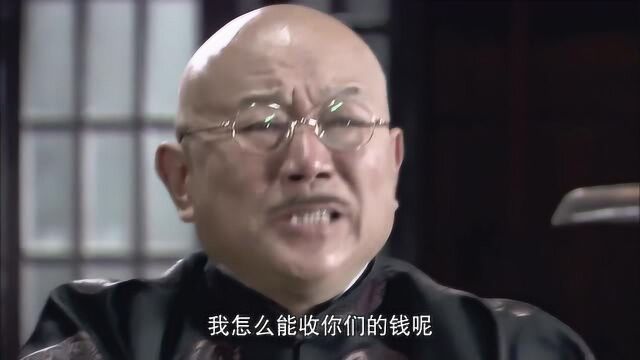 冯大富带着发簪来献给冈本,令冈本心花怒放,欣然地收下