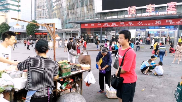 湖南怀化站,是我见过最接地气、最亲民的火车站,好感倍增!