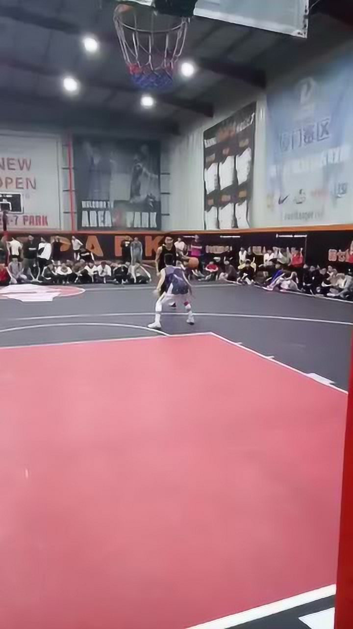 虎扑路人王在昨晚的路人王厦门站比赛中鬼手林坤无缘大师