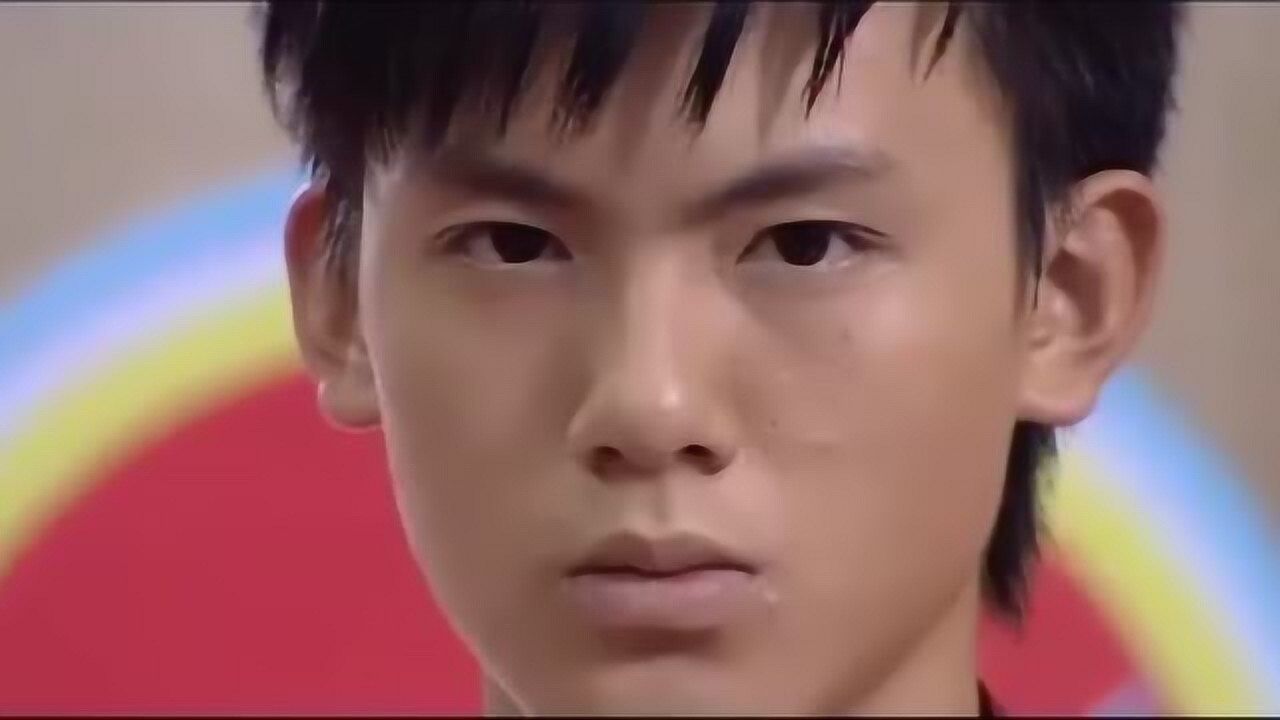 姚杰和迪兰比拼大招当姚杰睁眼的那一刻比赛输赢已定