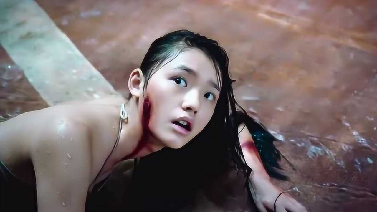 美人鱼:这大美人鱼的尾巴太厉害了,挥动几下人类就怕了