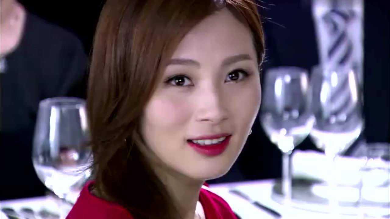 安琪媛看起来像傻白甜,没想到走路姿势这么妖娆,真喜欢!