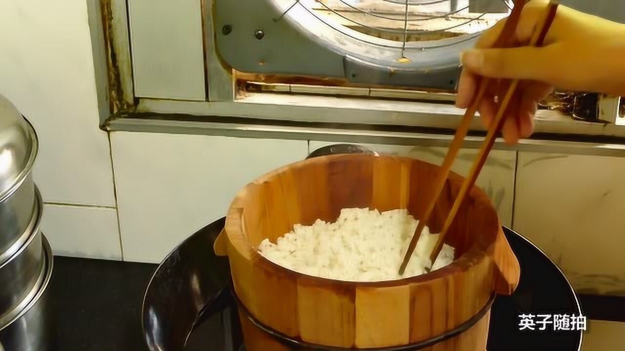 四川达州:英子教你用香椿木甑子蒸干饭这样蒸饭真香特别_高清1080P在线观看平台_腾讯视频