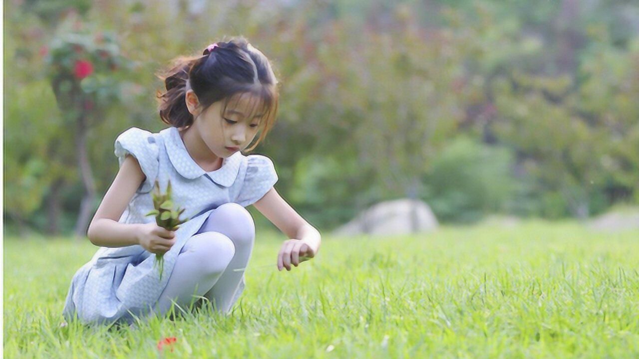 3岁女孩突然尿“血尿”，急的家长带她到医院检查，最后竟然懵了_高清