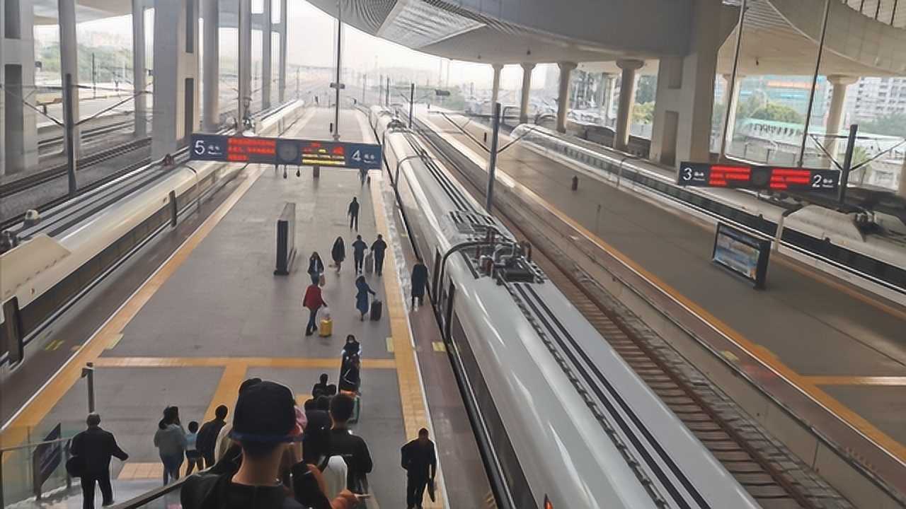 乘动车从厦门北站前往深圳带大家看看厦门的高铁站建设得怎样