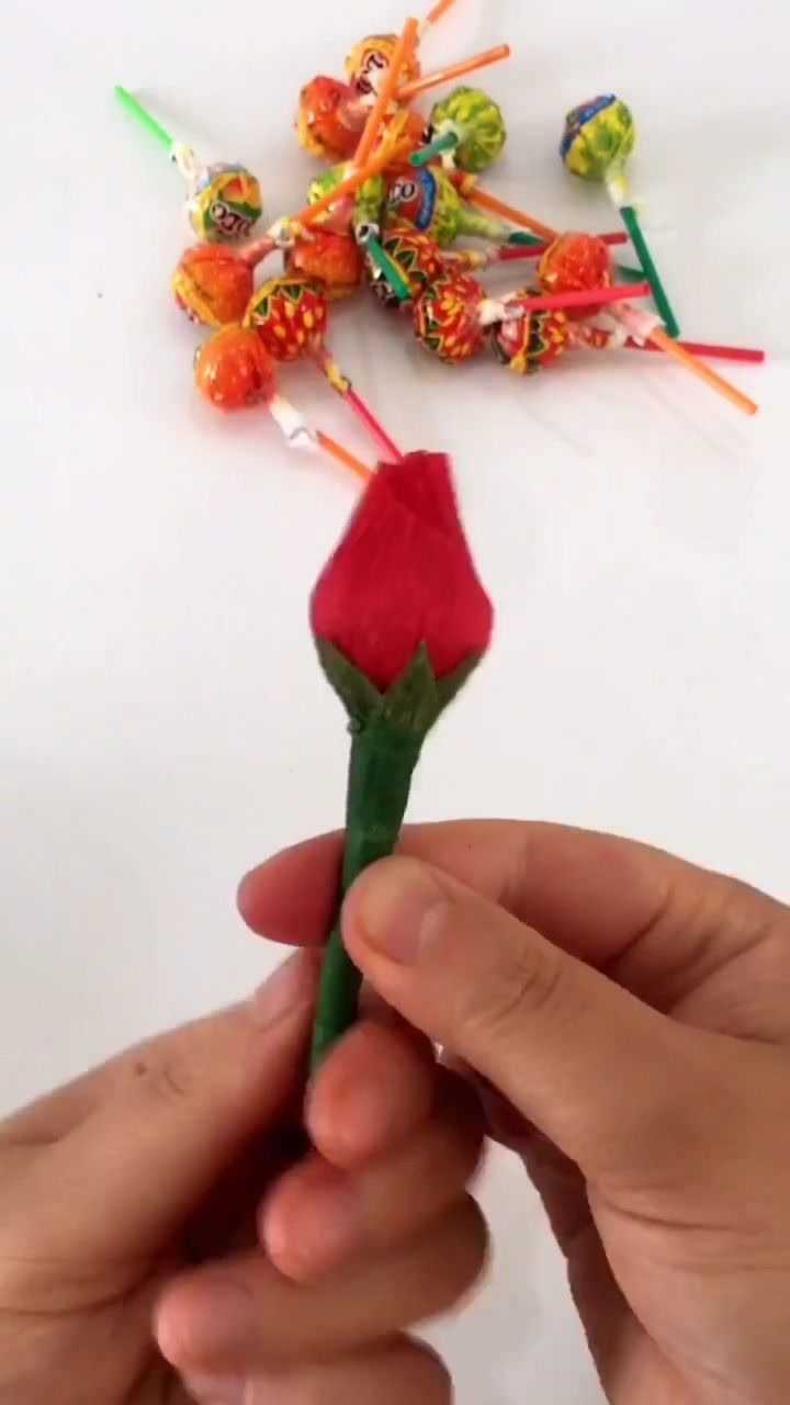 教你用棒棒糖缠玫瑰花,做成礼盒女生都喜欢