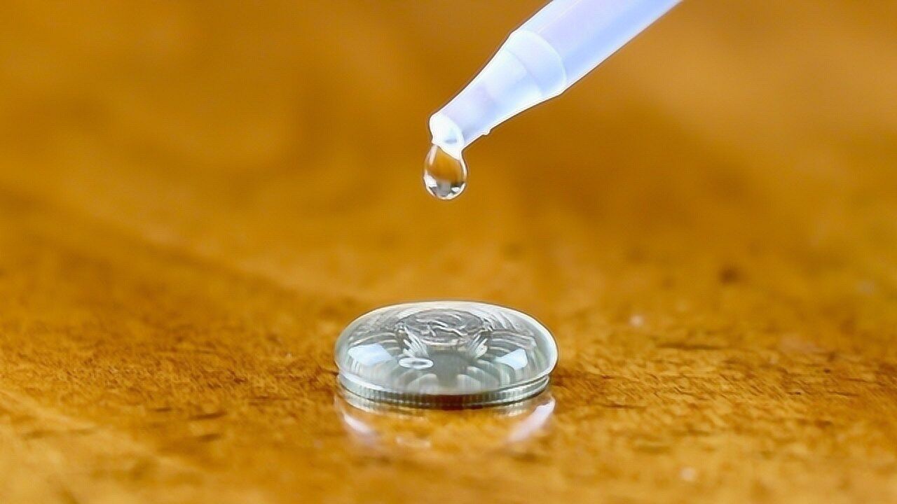 2个科学小实验,你知道一枚硬币,能储存多少水吗?