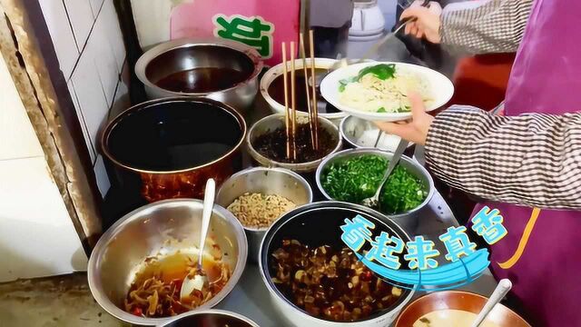 分享大神的早餐,四川宜宾特色美食豇豆燃面,你有吃过吗?