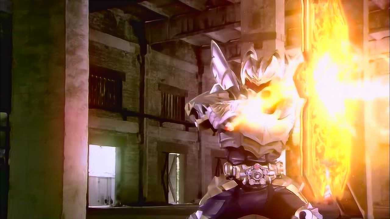 铠甲勇士铠传:魔十的战斗力还挺强,逼帝皇拿出极光剑!