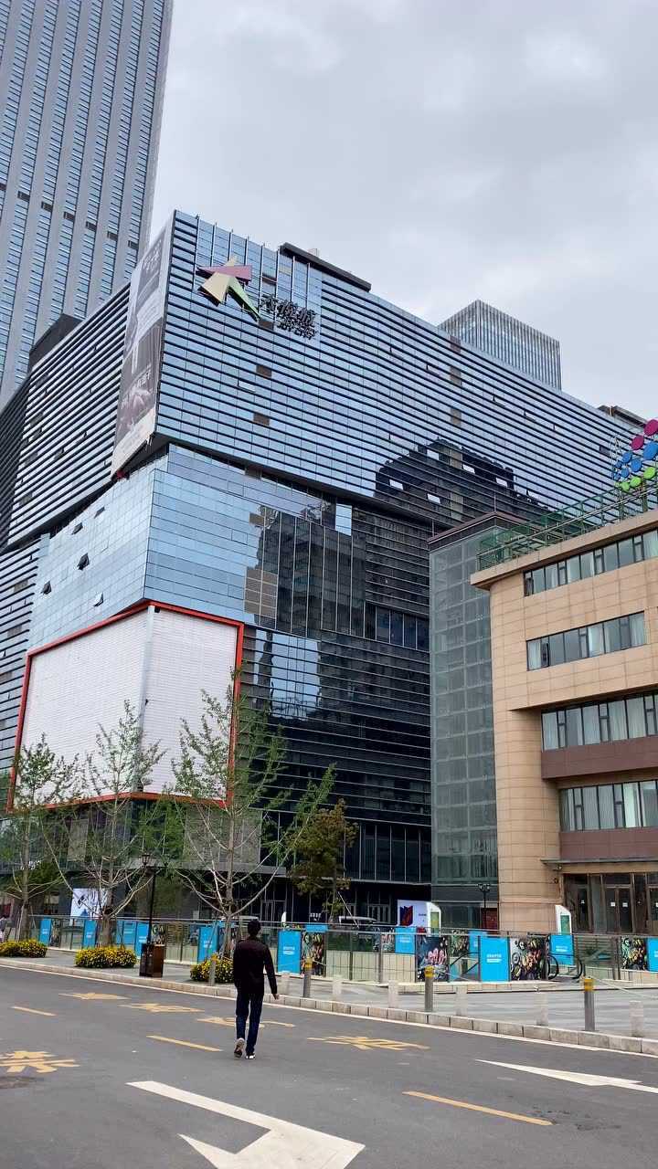 昆明螺蛳湾中心旁大悦城实拍