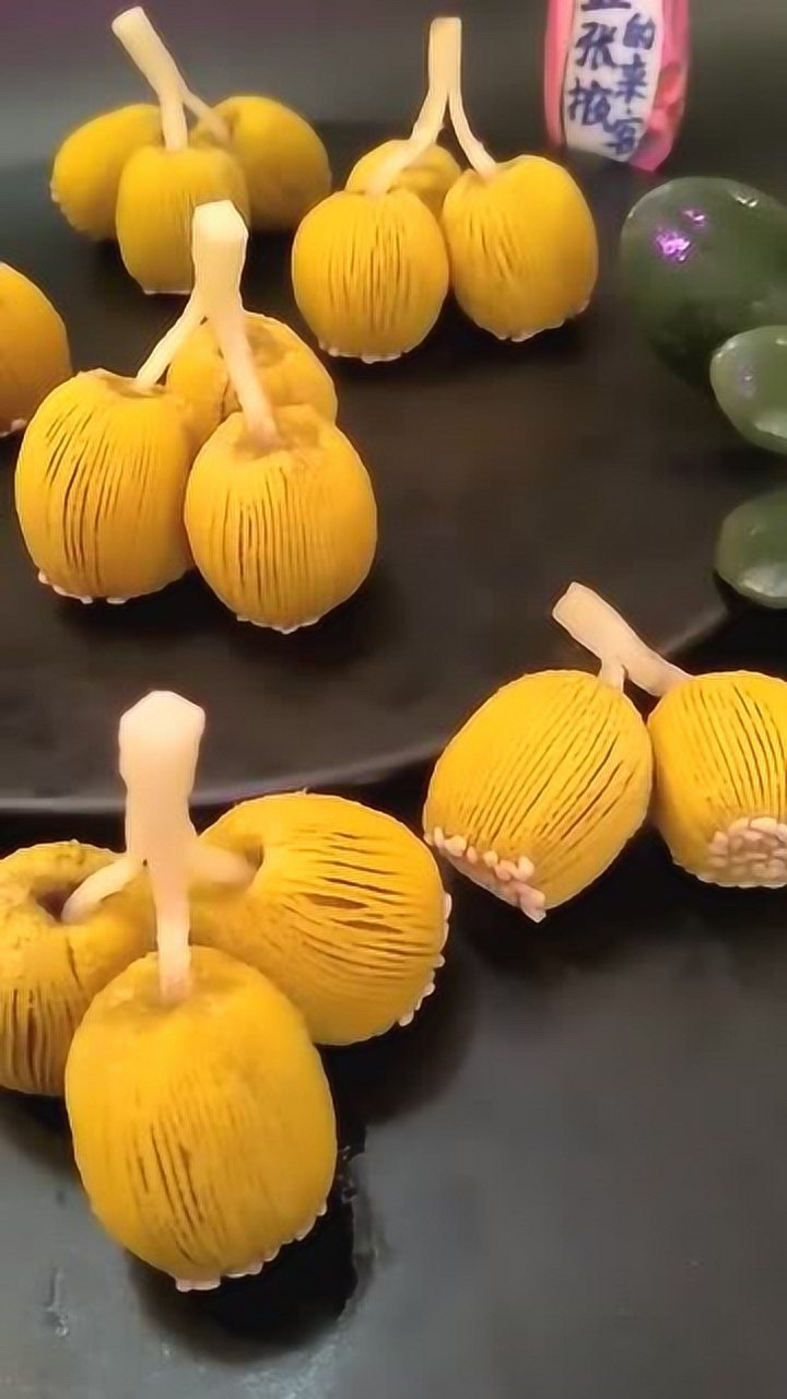 不愧是大厨,做的相思枇杷酥,好吃还能当装饰,厉害!