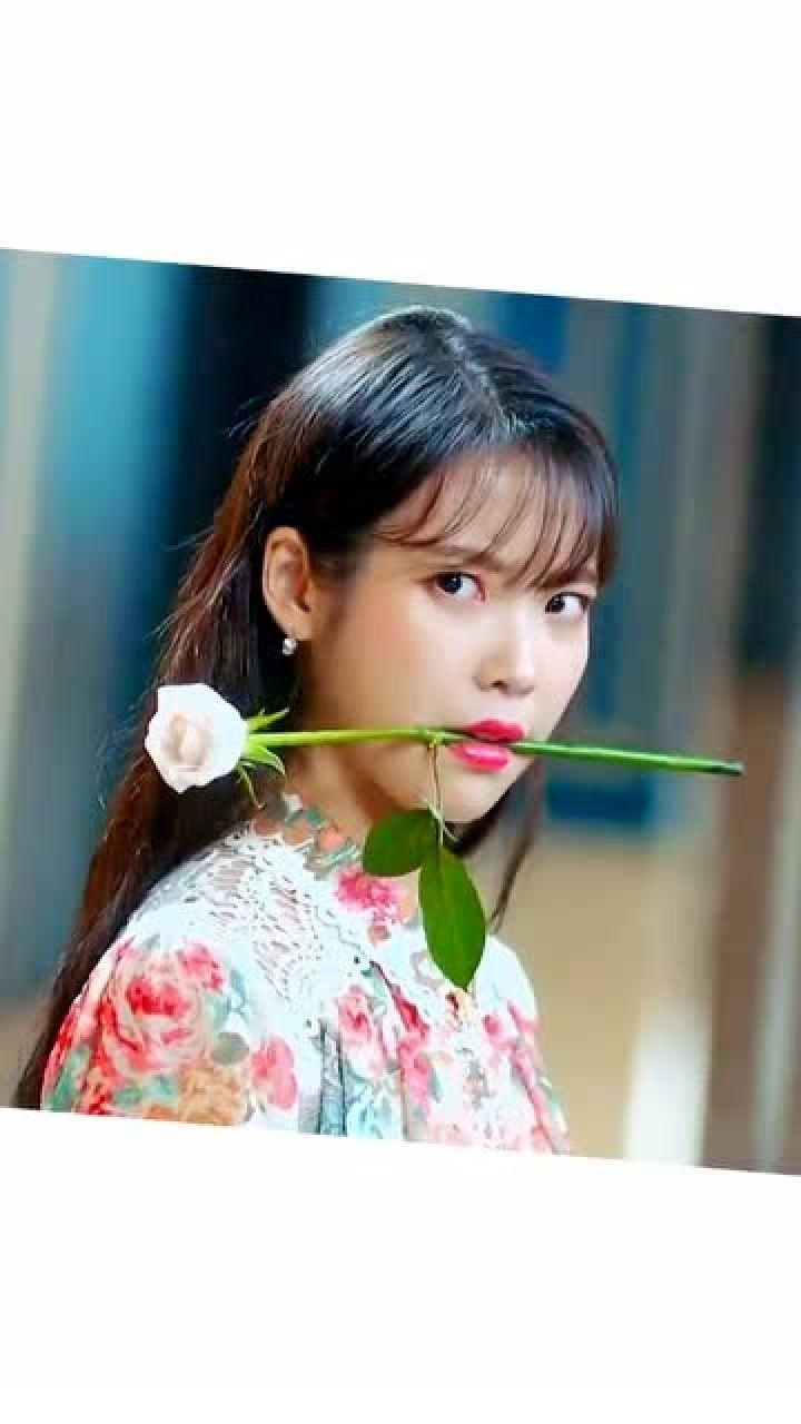 iu李知恩叼花女神配上叼花简直太绝美了