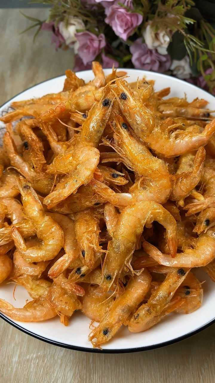 油炸小河虾鲜香酥脆好吃还能补钙