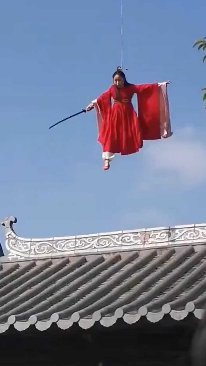 女童吊威亚能看出来是小孩子吗