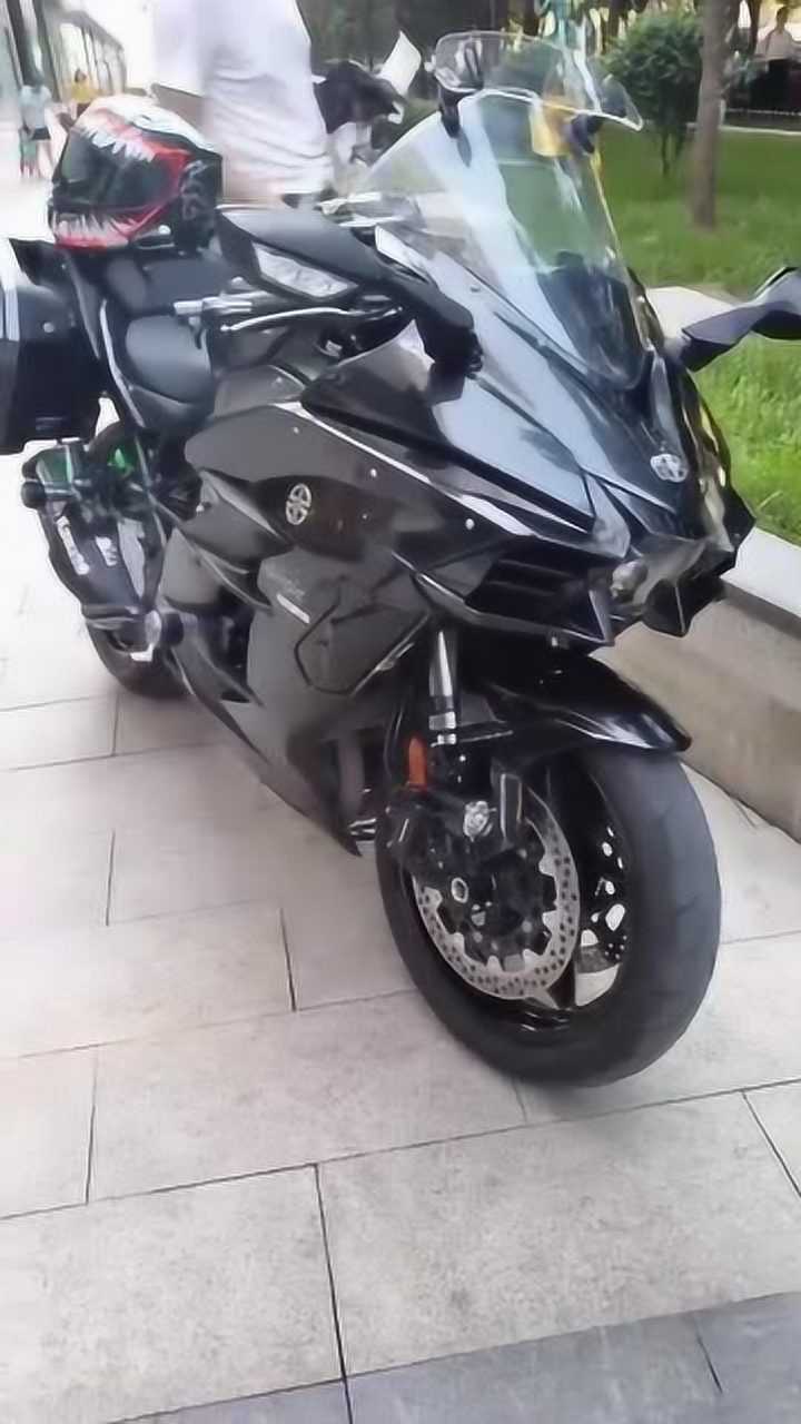 川崎h2旅行版,加了边箱,外观不好看了,不下赛道好像没有了灵魂