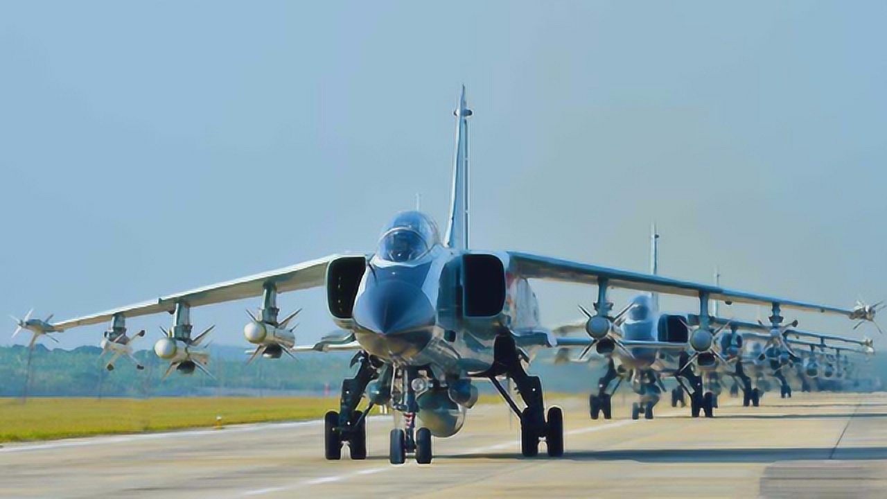 歼轰-7无愧飞豹之名,接替他的战机已经装备多架