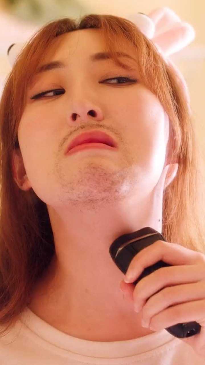 你能接受你的女友每天刮胡子吗