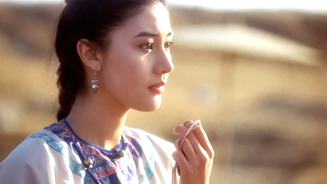 23岁李嘉欣遇上30岁李连杰,一首《东南西北风》,勾起了多少回忆