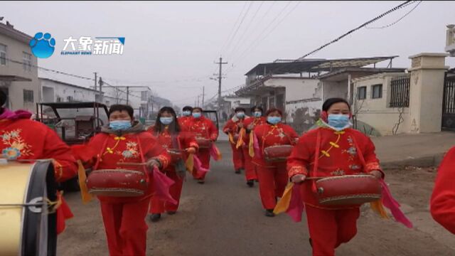 光耀门楣!兵哥哥荣获二等功,敲锣打鼓喜报送到家