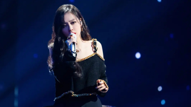 张靓颖现场清唱歌曲 o1471h1vg2i_hz.jpg