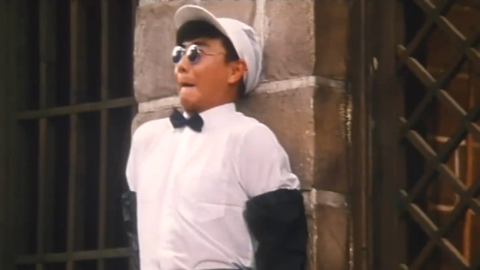 张卫健在蛋糕里插了炸弹蜡烛,谁知达叔还给他,把自己炸了