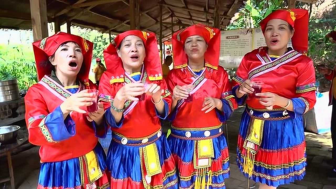 花雨湖壮族阿妹唱山歌敬美酒祝福祖国繁荣昌盛