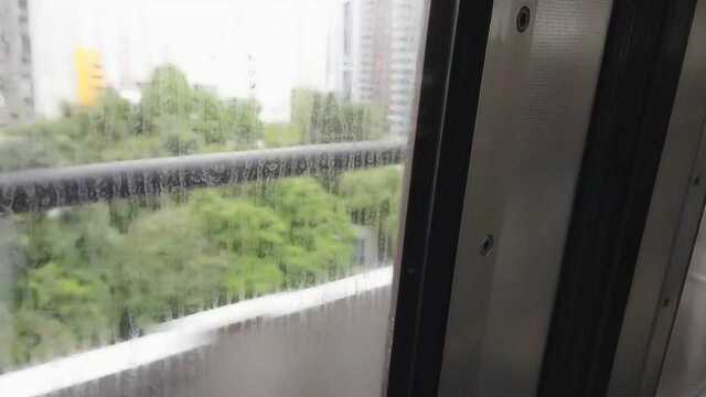 港岛线MTrain A223 A236,不载客停泊在柴湾一台