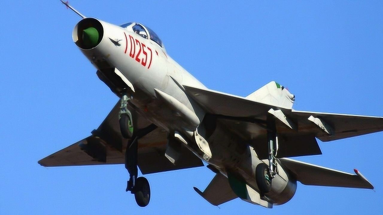 50年前国产歼8战机首飞,研发历程坎坷,至今仍在保卫祖国领空