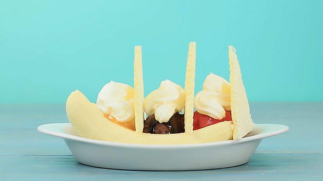 冰淇淋球奶油香蕉diy成一个冰淇淋船非常棒的下午茶甜点