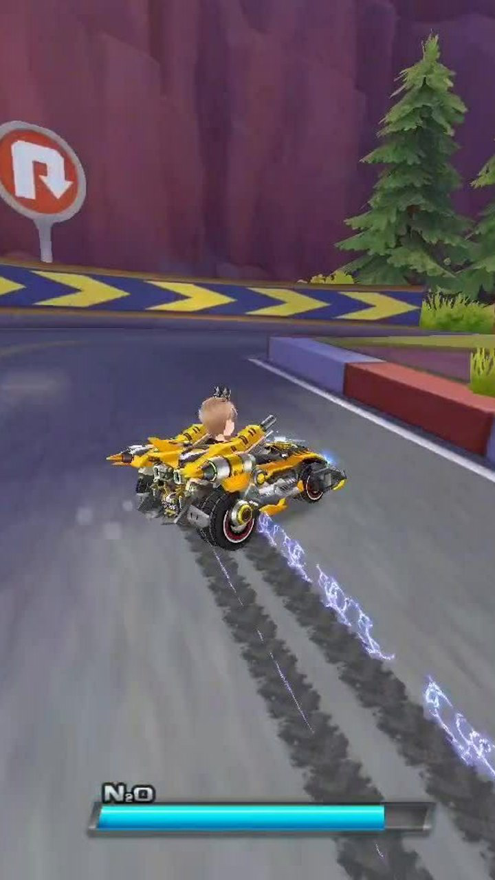 qq飞车看我的两个风火轮帅不帅