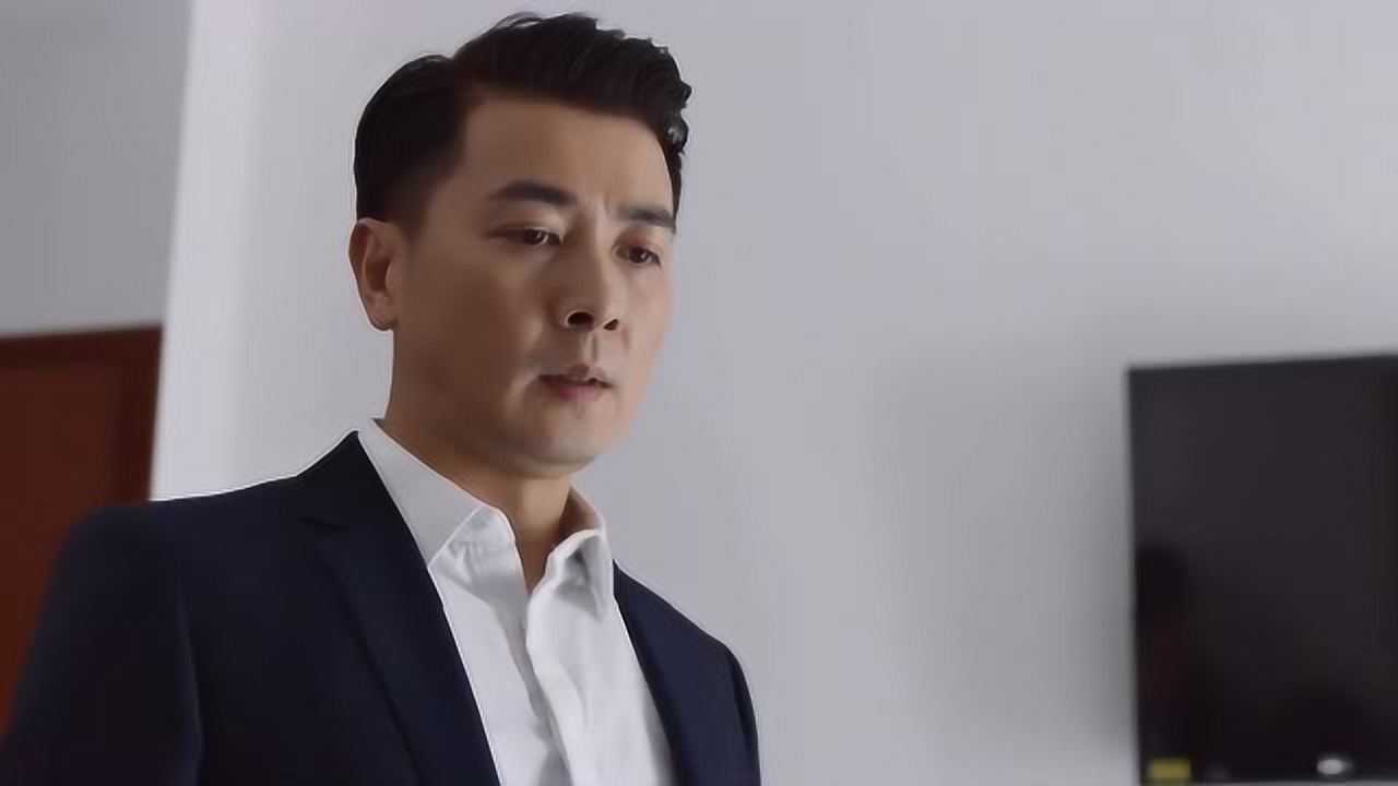 《在远方》刘云天紧紧握霍梅的手向她道歉,霍梅终于等到这一天