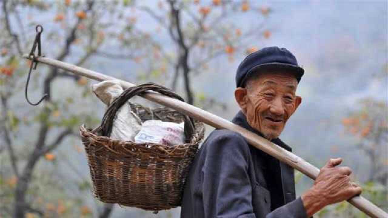农村老人该如何面对养老问题?这3件事做好,还老农幸福晚年_腾讯视频